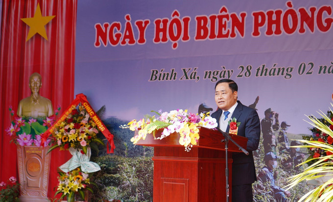 Chủ tịch UBND tỉnh Lạng Sơn Hồ Tiến Thiệu phát biểu tại Ngày hội Biên phòng. Ảnh: Anh Tuấn – TTXVN Ngày Biên phòng toàn dân: Gắn kết tình quân dân khu vực biên giới ảnh 1