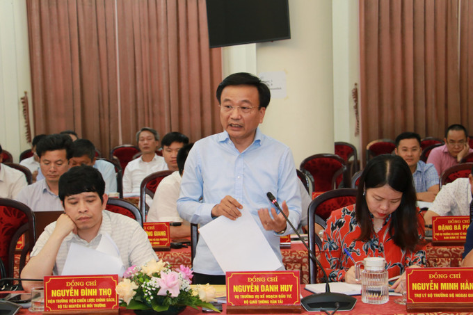 Ông Nguyễn Danh Huy phát biểu tại Hội thảo “Phát triển kết cấu hạ tầng và kinh tế biển vùng đồng bằng sông Hồng đến năm 2030, tầm nhìn đến năm 2045” (Ảnh chụp ngày 26/7/2022). Ảnh: Nguyễn Lành – TTXVN Thủ tướng Chính phủ bổ nhiệm Thứ trưởng Bộ Giao thông vận tải ảnh 1