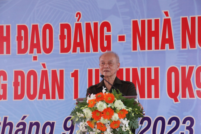 Đại tướng Phạm Văn Trà, nguyên Ủy viên Bộ Chính trị, nguyên Bộ trưởng Bộ Quốc phòng, nguyên Trung đoàn trưởng Trung đoàn 1 U Minh Quân khu 9, phát biểu tại buổi lễ. Ảnh: Ngọc Thiện- TTXVN. Cần Thơ: Xây dựng Khu tưởng niệm Bác Hồ, các đồng chí lãnh đạo Đảng, Nhà nước và Anh hùng liệt sỹ ảnh 3