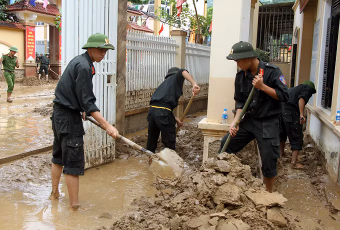 Nghệ An huy động mọi nguồn lực khẩn trương khắc phục lũ quét ở huyện biên giới Kỳ Sơn ảnh 2