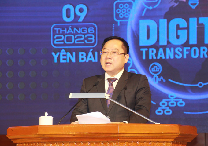 Tổng biên tập Báo Tiền Phong Lê Xuân Sơn phát biểu đề dẫn Hội thảo. Ảnh: Tiến Khánh - TTXVN Hiến kế thúc đẩy chuyển đổi số khu vực trung du và miền núi phía Bắc ảnh 2
