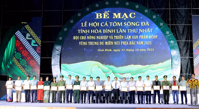 Hòa Bình thúc đẩy, quảng bá thủy sản và các sản phẩm từ cá, tôm sông Đà ảnh 1