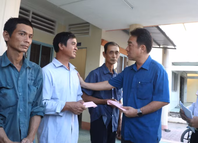 Vĩnh Long: Khảo sát, nghiên cứu hướng khắc phục sạt lở bờ sông Cổ Chiên ảnh 3