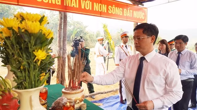 Tri ân cán bộ, chiến sĩ hy sinh khi làm nhiệm vụ tại Nhà máy Thủy điện Rào Trăng 3 ảnh 1