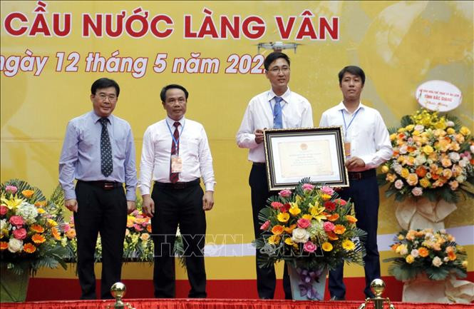 Lễ hội vật cầu nước làng Vân, Bắc Giang được công nhận là Di sản văn hóa phi vật thể quốc gia ảnh 1 Lễ hội vật cầu nước làng Vân, Bắc Giang được công nhận là Di sản văn hóa phi vật thể quốc gia ảnh 1