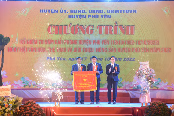 Quyết tâm xây dựng Phù Yên thành huyện phát triển khá của tỉnh Sơn La ảnh 3