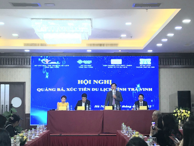 Hội nghị quảng bá, xúc tiến du lịch tỉnh Trà Vinh tại Hà Nội. Ảnh: Đinh Thuận - TTXVN Đưa hình ảnh du lịch Trà Vinh đến với du khách Hà Nội ảnh 2