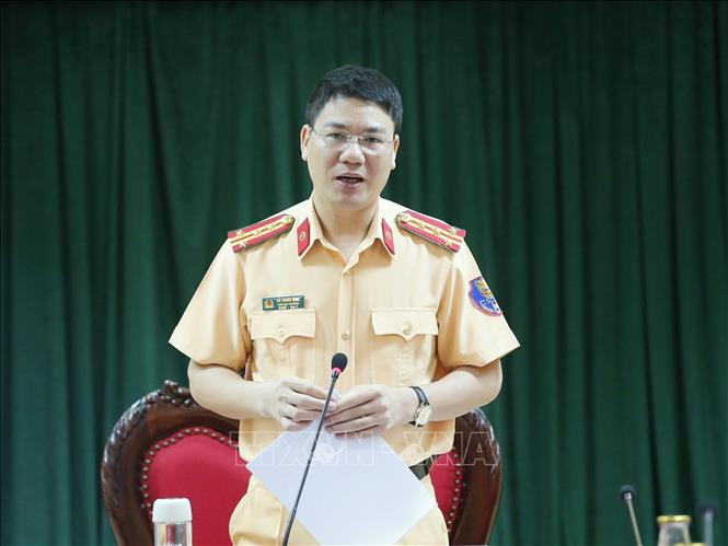 Đại tá Đỗ Thanh Bình, Phó Cục trưởng Cục Cảnh sát giao thông, Bộ Công an thông tin về sự cần thiết, những điểm mới, tiến bộ của Luật Bảo đảm trật tự an toàn giao thông đường bộ. Ảnh: Doãn Tấn - TTXVN Chuyển việc đào tạo, sát hạch, cấp giấy phép lái xe sang Bộ Công an không làm tăng biên chế ảnh 1