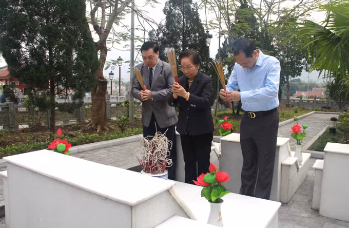 Trung ương Hội Khuyến học Việt Nam trao học bổng cho học sinh nghèo Hà Giang ảnh 2