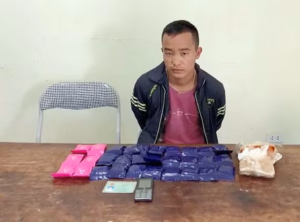 Bắt đối tượng Thào A Dủa mua bán trái phép 6.000 viên ma túy tổng hợp ảnh 1