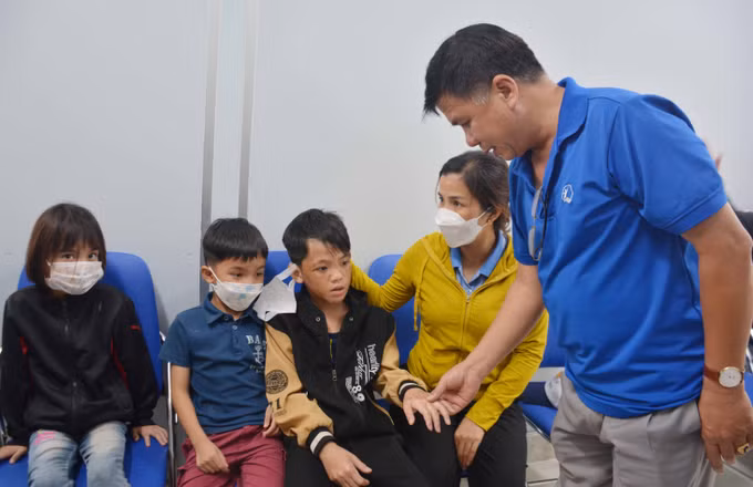 Khám sàng lọc miễn phí cho gần 400 trẻ em dị tật vận động ở Đắk Lắk ảnh 2