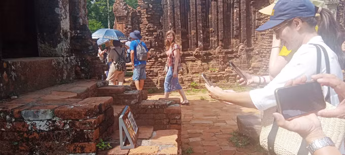 Khai trương sản phẩm “Thuyết minh đa ngôn ngữ - Audio Guide” tại Di sản Văn hóa thế giới Mỹ Sơn ảnh 3