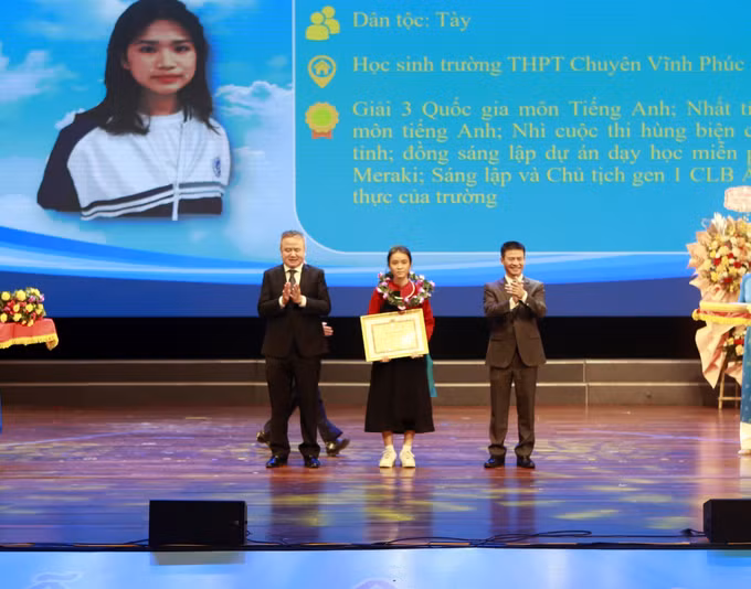 Vĩnh Phúc khuyến khích phong trào học tập ở vùng dân tộc thiểu số ảnh 2
