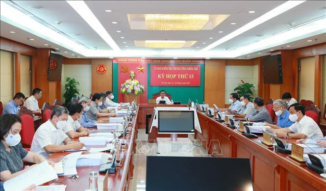 Quang cảnh kỳ họp. Ảnh: Phương Hoa - TTXVN Kỳ họp thứ 15, Ủy ban Kiểm tra Trung ương: Cảnh cáo Đảng ủy Cơ quan Ủy ban Chứng khoán Nhà nước các nhiệm kỳ 2015 - 2020, 2020 - 2025 ảnh 2