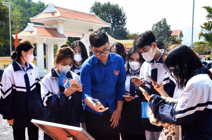 Tuổi trẻ Hòa Bình hỗ trợ chuyển đổi số cho địa bàn nông thôn ảnh 4