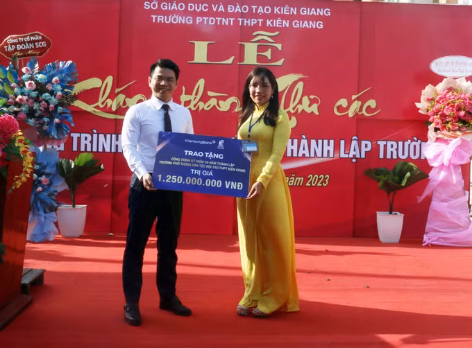 Thư các - Hỗ trợ hoạt động dạy và học tại Trường Phổ thông Dân tộc nội trú ảnh 1