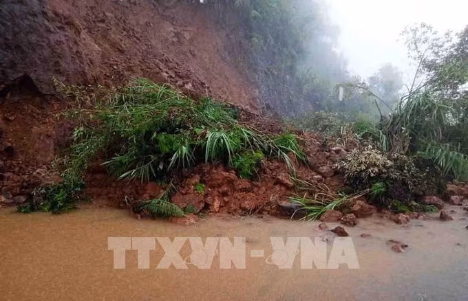 Lai Châu: Các tuyến đường bị sạt lở đã được khắc phục và thông xe ảnh 1