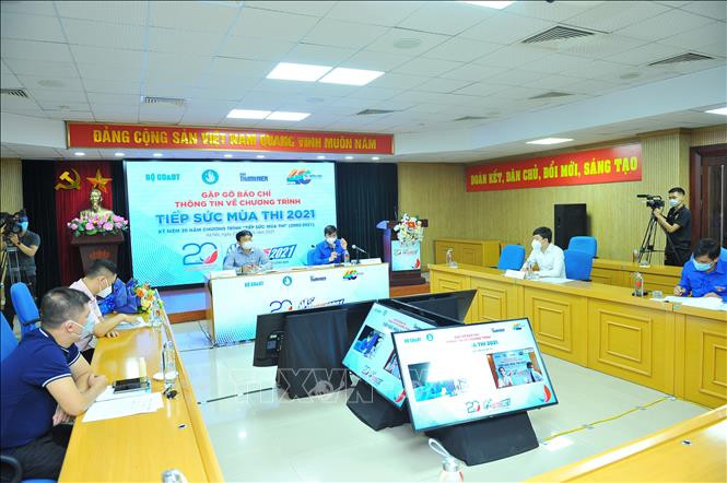 Quang cảnh buổi triển khai Chương trình "Tiếp sức mùa thi: năm 2021. Ảnh: Minh Đức – TTXVN Thi tốt nghiệp Trung học Phổ thông năm 2021: Đảm bảo mục tiêu “kép” ảnh 2