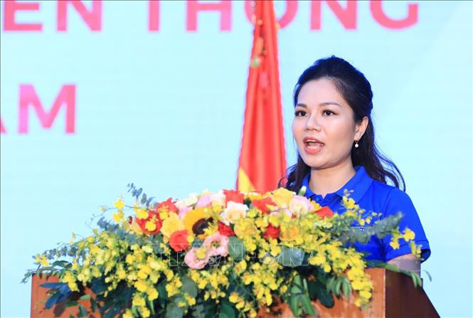 Đồng chí Đỗ Phương Nga, đại diện cho thế hệ trẻ Thanh niên TTXVN phát biểu tại buổi lễ. Ảnh: Thành Đạt - TTXVN 75 năm Thông tấn xã Việt Nam: Nỗ lực sáng tạo không ngừng cho dòng tin chính thống chảy mãi ảnh 3