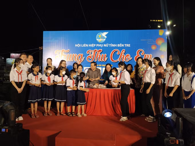 Bến Tre tổ chức vui Tết Trung thu với trẻ em có hoàn cảnh khó khăn ảnh 5