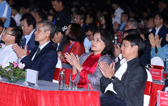 Bà Nguyễn Thị Sự, Phó tổng giám đốc Thông tấn xã Việt Nam tham dự chương trình lễ kỷ niệm. Ảnh: Quốc Khánh - TTXVN Phó Thủ tướng Trần Hồng Hà: Xây dựng Sa Pa phát triển bền vững, hài hòa, chủ động thích ứng với biến đổi khí hậu ảnh 2