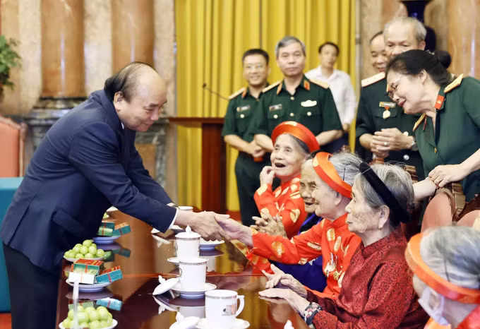 Chủ tịch nước Nguyễn Xuân Phúc: Công tác chăm sóc, hỗ trợ người có công cần sự chung tay toàn xã hội ảnh 2