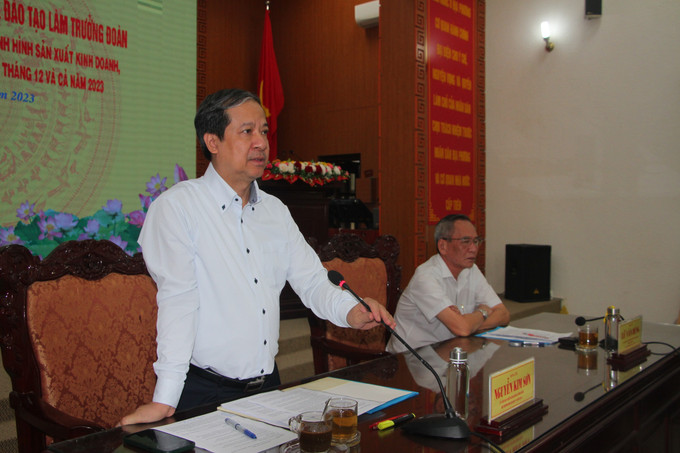 Bộ trưởng Bộ Giáo dục và Đào tạo Nguyễn Kim Sơn phát biểu tại buổi làm việc. Ảnh: Chanh Đa - TTXVN Đoàn công tác thành viên Chính phủ làm việc với lãnh đạo tỉnh Bạc Liêu, Sóc Trăng và Trà Vinh ảnh 2