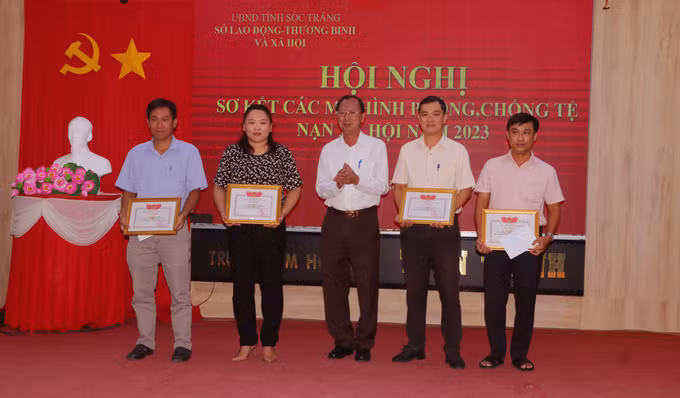 Sóc Trăng xây dựng mô hình xã, phường, thị trấn lành mạnh, không có tệ nạn ma túy, mại dâm ảnh 1