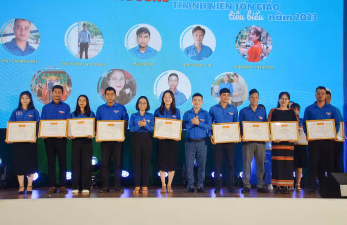 Đắk Lắk thu hút đông đảo thanh niên tham gia các phong trào chung của tuổi trẻ ảnh 1