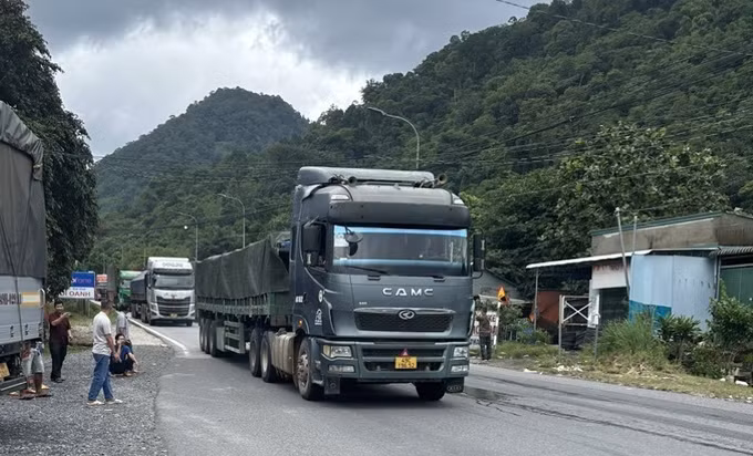 Sạt lở nghiêm trọng tài đèo Bảo Lộc (Lâm Đồng): Đèo được thông xe sau hai ngày bị chia cắt ảnh 3