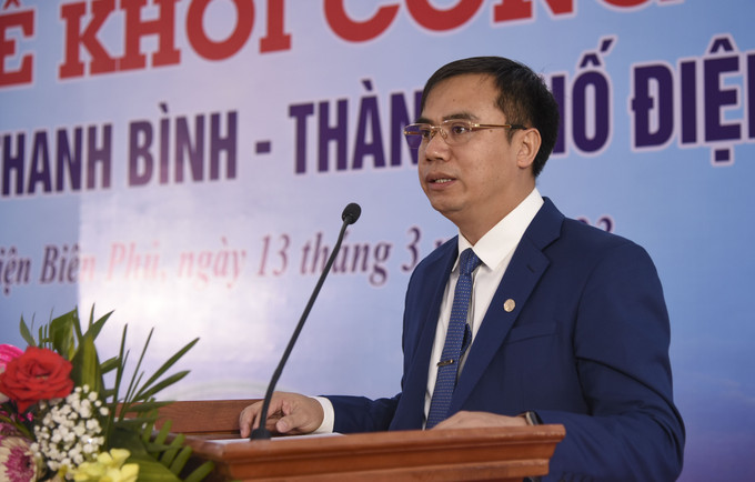 Chủ tịch UBND thành phố Điện Biên Phủ Nguyễn Quang Hưng phát biểu tại Lễ khởi công. Ảnh: Xuân Tư – TTXVN Điện Biên khởi công xây dựng cầu Thanh Bình nối hai bờ Nậm Rốm ảnh 3
