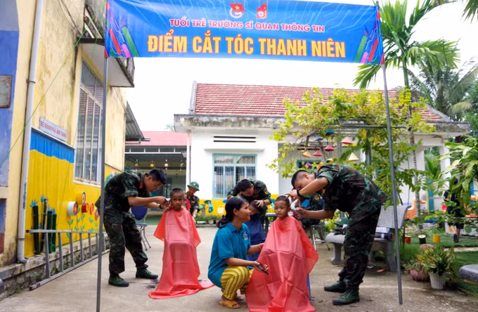Dấu ấn thanh niên tình nguyện hè trên những vùng đất khó ảnh 1