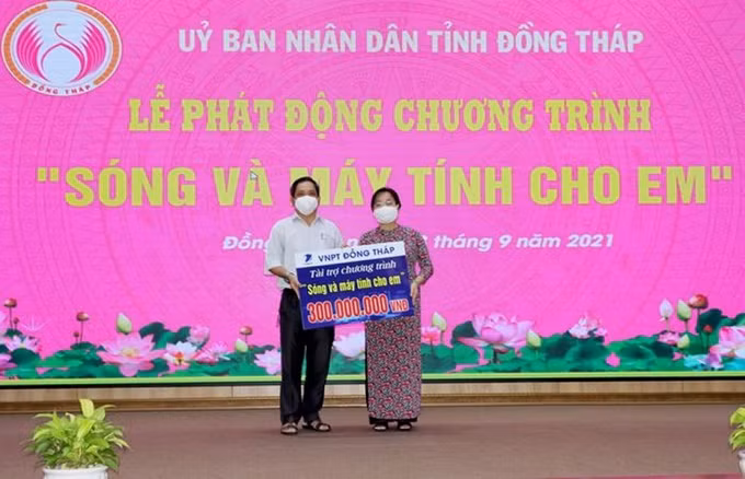 Đồng Tháp: Nhiều cơ quan, doanh nghiệp ủng hộ Chương trình “Sóng và máy tính cho em” ảnh 1