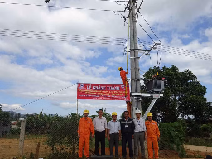 Kon Tum nâng cấp lưới điện cho vùng biên ảnh 1