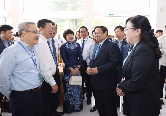 Thủ tướng Phạm Minh Chính: Thực hiện Nghị quyết 11-NQ/TW cần có cách tiếp cận tổng thể gắn với giải pháp cụ thể, linh hoạt, hiệu quả, sát thực tiễn ảnh 5