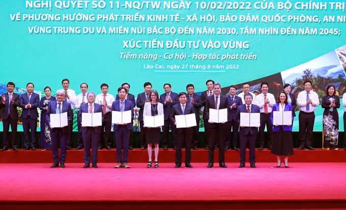 Thủ tướng Phạm Minh Chính: Thực hiện Nghị quyết 11-NQ/TW cần có cách tiếp cận tổng thể gắn với giải pháp cụ thể, linh hoạt, hiệu quả, sát thực tiễn ảnh 2