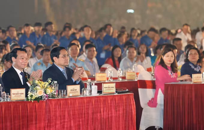 Thủ tướng Phạm Minh Chính: Xòe Thái là hội tụ của nét đẹp văn hóa, quảng bá Xòe Thái là trách nhiệm của tất cả chúng ta ảnh 2