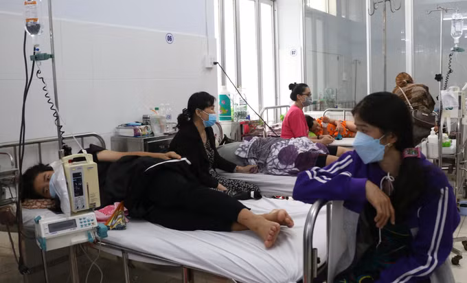 Bạc Liêu nỗ lực điều trị các ca nặng, không để bệnh sốt xuất huyết lây lan ảnh 1