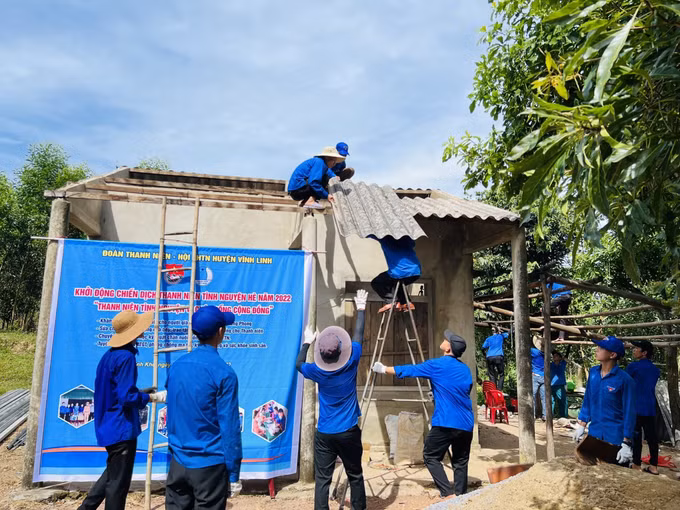 Từ phong trào “Ba sẵn sàng” đến “Thanh niên tình nguyện”: Biểu tượng tinh thần cống hiến của tuổi trẻ Việt Nam ảnh 2