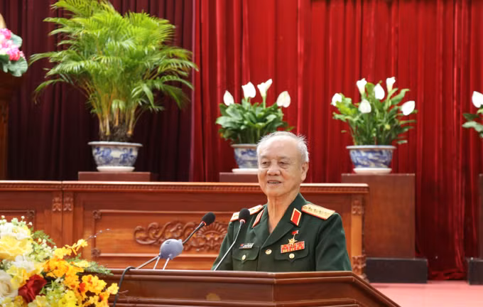 Trao học bổng khuyến học Phạm Văn Trà cho học sinh Cần Thơ ảnh 1