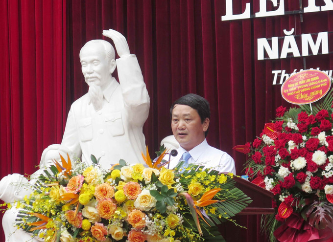 Bộ trưởng, Chủ nhiệm Uỷ Ban Dân tộc Hầu A Lềnh phát biểu tại buổi lễ. Ảnh: Quân Trang-TTXVN Phó Thủ tướng Trần Lưu Quang dự khai giảng năm học mới 2023-2024 tại Trường phổ thông vùng cao Việt Bắc ảnh 2