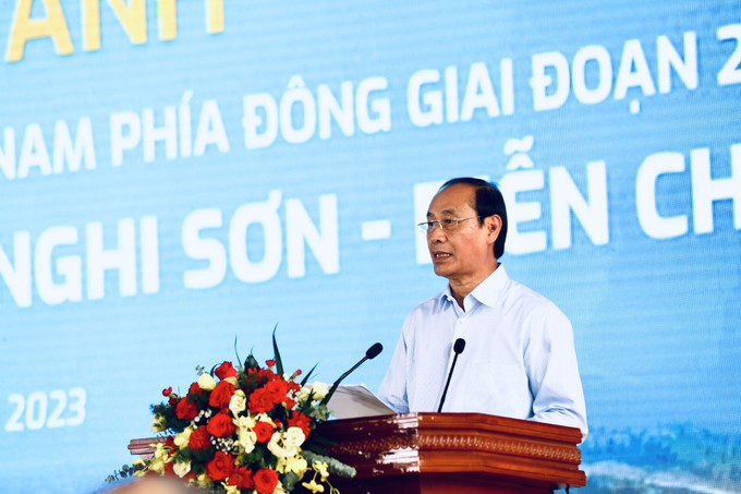 Thứ trưởng Bộ GTVT Lê Đình Thọ phát biểu. Ảnh: Huy Hùng - TTXVN Chính thức khánh thành cao tốc kết nối Thanh Hóa với Nghệ An ảnh 7