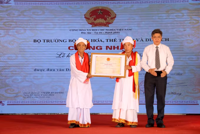 Rộn ràng lễ hội Katê của đồng bào Chăm theo đạo Bà-la-môn tại Bình Thuận ảnh 2