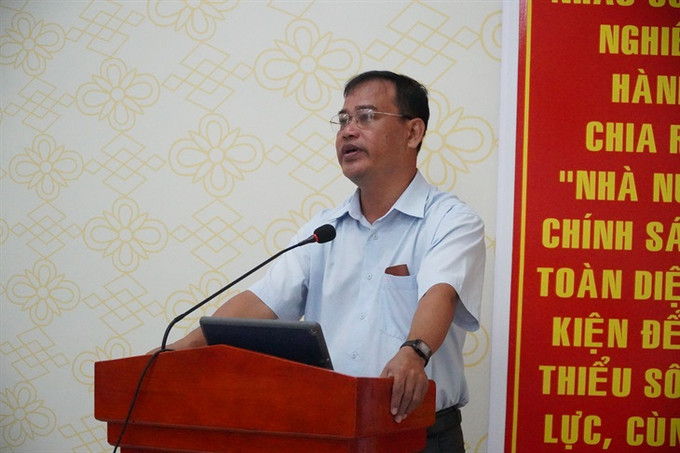 Ông Danh Phúc, Trưởng Ban Dân tộc tỉnh Kiên Giang phát biểu tại Hội nghị sơ kết 2 năm thực hiện Đề án “Giảm thiểu tình trạng tảo hôn và hôn nhân cận huyết thống trong vùng dân tộc thiểu số” giai đoạn 2021- 2022 trên địa bàn tỉnh Kiên Giang. Ảnh: baodantoc.vn Kiên Giang: Giảm thiểu tình trạng tảo hôn và hôn nhân cận huyết thống trong đồng bào dân tộc thiểu số ảnh 2