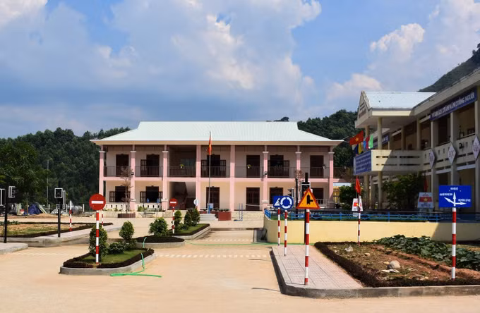 Trường Phổ thông Dân tộc Bán trú Tiểu học Trà Tập khơi dậy tình yêu biển đảo cho học sinh ảnh 1