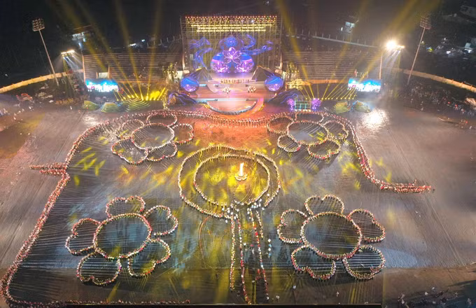 Thủ tướng Phạm Minh Chính: Xòe Thái là hội tụ của nét đẹp văn hóa, quảng bá Xòe Thái là trách nhiệm của tất cả chúng ta ảnh 11