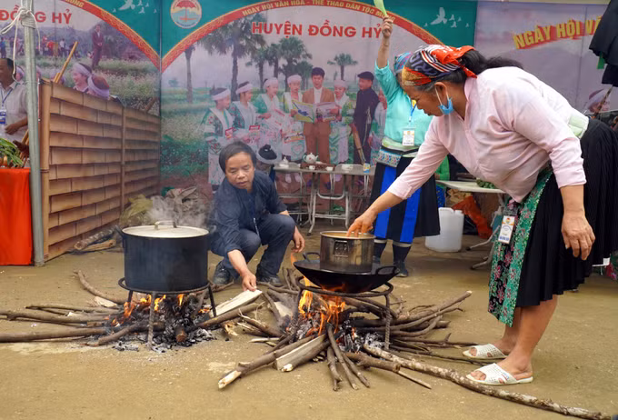 Sôi nổi Ngày hội Văn hóa Thể thao dân tộc Mông tại tỉnh Thái Nguyên ảnh 4