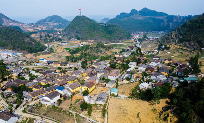 Chính sách chi trả dịch vụ môi trường rừng phần nào đã giúp bộ mặt nông thôn xã Lũng Cú, huyện Đồng Văn, tỉnh Hà Giang có nhiều thay đổi. Ảnh: Nam Thái - TTXVN Hà Giang: Chính sách chi trả dịch vụ môi trường rừng góp phần bảo vệ và phát triển rừng ảnh 2