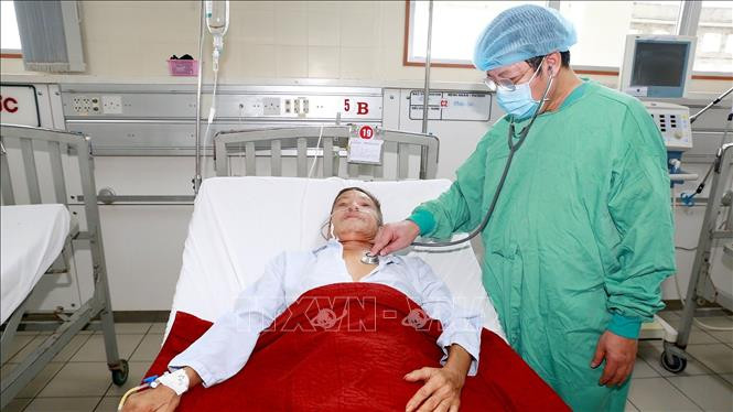 Bệnh nhân mắc Whitmore đang điều trị tại Bệnh viện. Ảnh: TTTXVN phát Quảng Trị: Chủ động xây dựng kế hoạch phòng, chống bệnh Whitmore tại cộng đồng ảnh 1