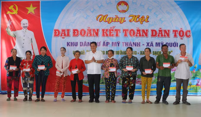 Rộn ràng Ngày hội Đại đoàn kết toàn dân tộc vùng đồng bào dân tộc thiểu số ở Sóc Trăng ảnh 1